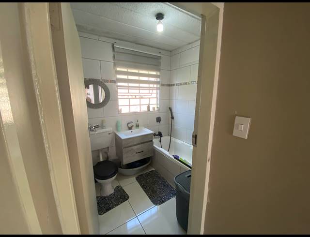 2 BEDROOM SECTIONAL TITLE FOR SALE IN RAVENSWOOD